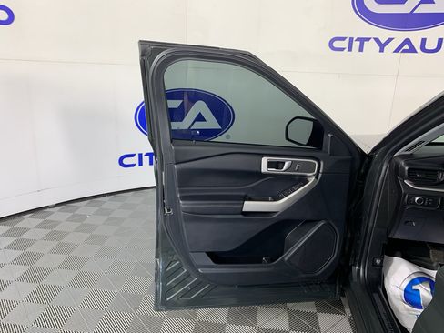 Used 2022 Ford Explorer XLT RWD image 14