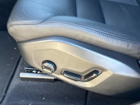 Certified 2025 Volvo XC60 B5 Plus image 18