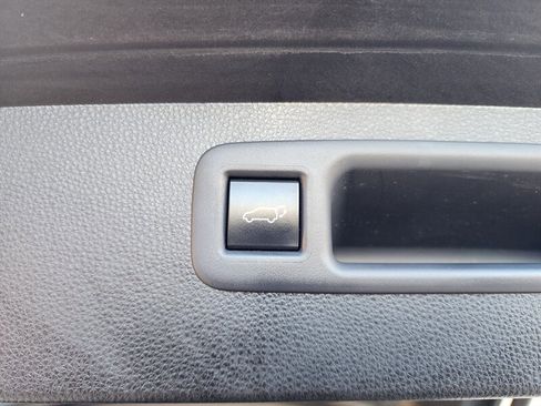 Used 2022 Toyota Highlander XLE image 16