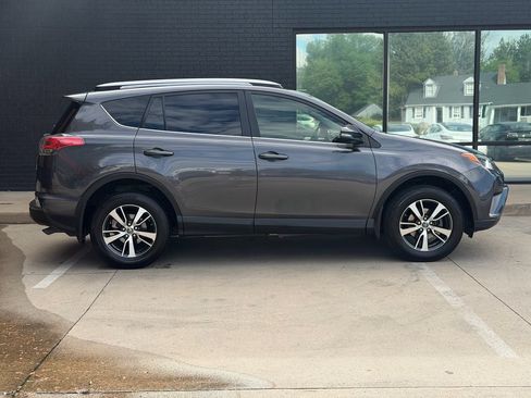 Used 2018 Toyota RAV4 XLE AWD/4WD image 9