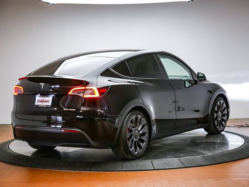Used 2024 Tesla Model Y Performance AWD/4WD image 5