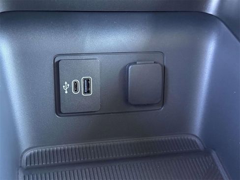 New 2026 Ford Explorer Active w/ Active Comfort Package image 6