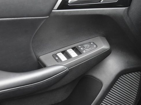 Used 2024 Mitsubishi Outlander SE image 25