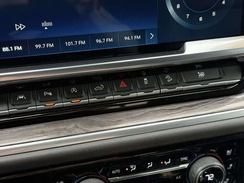 Used 2022 Chevrolet Silverado 1500 LTZ AWD/4WD image 26