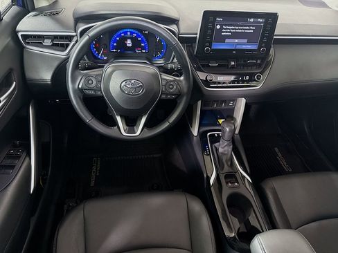 Certified 2022 Toyota Corolla Cross XLE image 21