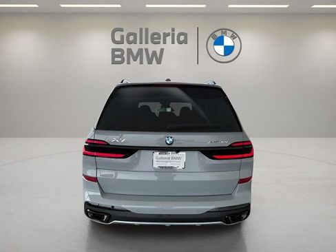 Used 2026 BMW X7 xDrive40i w/ M Sport Package image 9