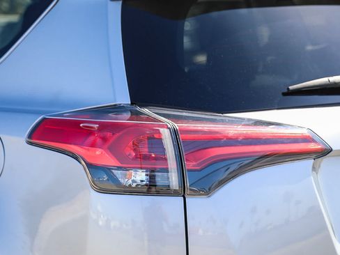 Certified 2018 Toyota RAV4 LE w/ All Weather Liner Package AWD/4WD image 9