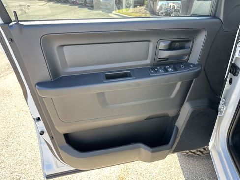 Used 2024 RAM 3500 Tradesman w/ Chrome Appearance Group image 10