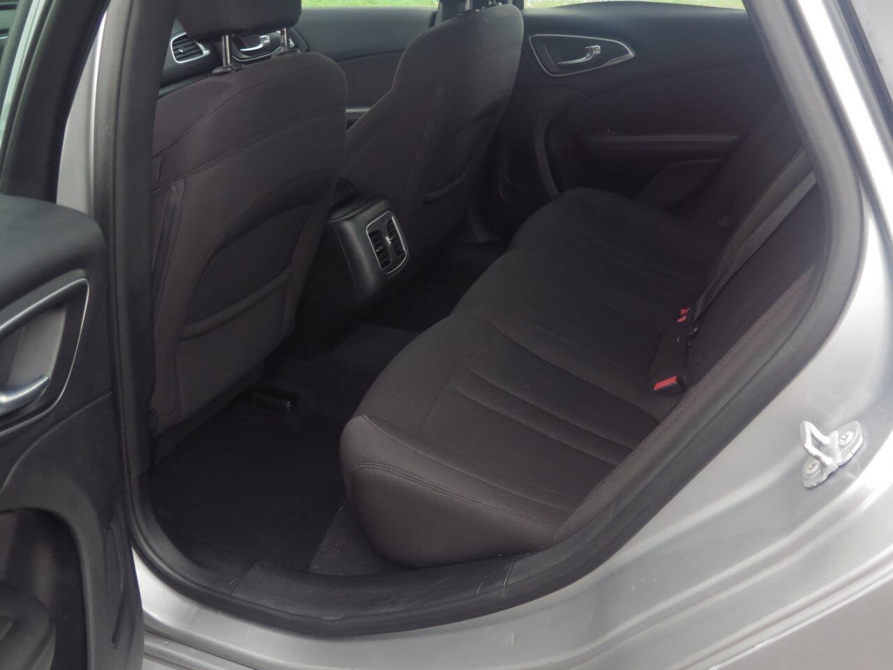 Used 2015 Chrysler 200 Limited w/ Convenience Group FWD image 15
