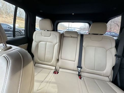 Used 2023 Jeep Grand Cherokee Limited w/ Luxury Tech Group II image 28