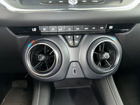 Used 2023 Chevrolet Blazer LT image 13