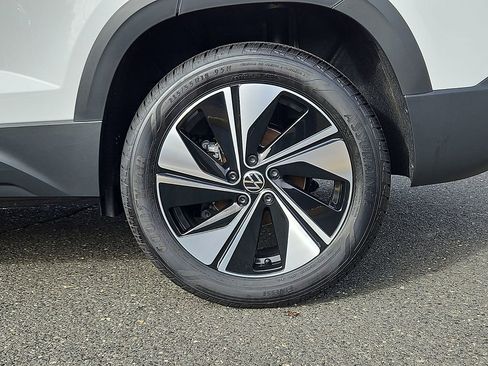 New 2026 Volkswagen Taos SE AWD/4WD image 7