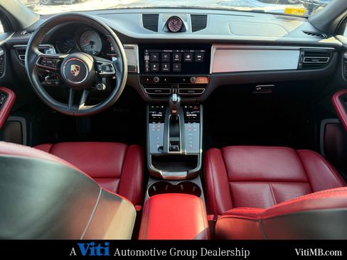 Used 2024 Porsche Macan S image 2
