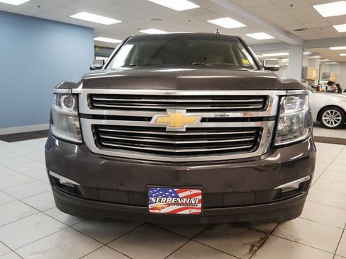 Used 2018 Chevrolet Suburban Premier image 17