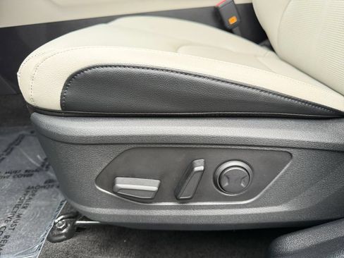 Used 2026 Kia Sportage EX FWD image 10