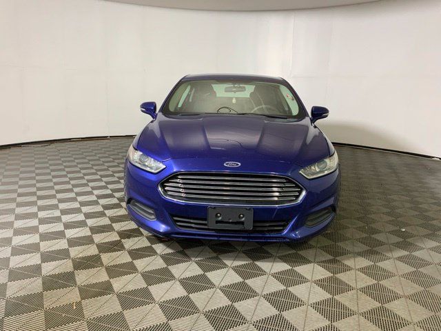 Used 2015 Ford Fusion SE FWD image 2