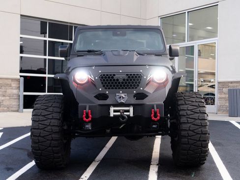 Used 2020 Jeep Gladiator Rubicon AWD/4WD image 6