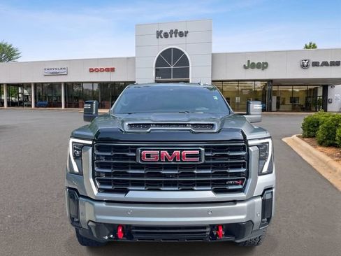 Used 2025 GMC Sierra 3500 AT4 w/ AT4 Premium Plus Package AWD/4WD image 3