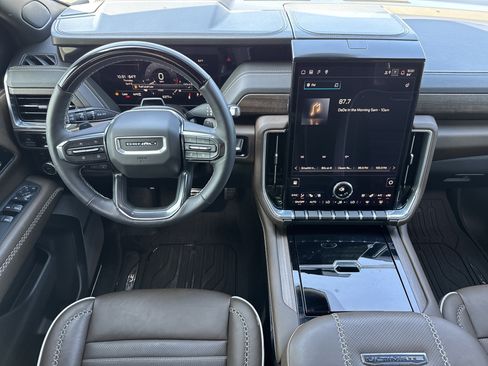 Used 2025 GMC Yukon Denali Ultimate w/ LPO, Floor Liner Package AWD/4WD image 18