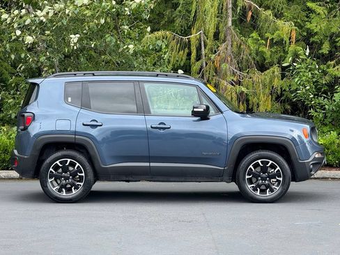 Used 2023 Jeep Renegade Latitude AWD/4WD image 33