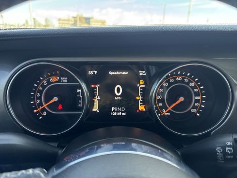 Used 2020 Jeep Wrangler Unlimited Sahara AWD/4WD image 15