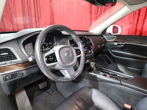 Used 2019 Volvo XC90 T5 Momentum FWD image 12