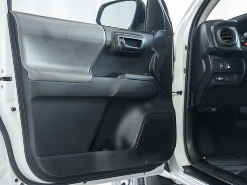 Used 2021 Toyota Tacoma SR w/ SR Convenience Package image 33