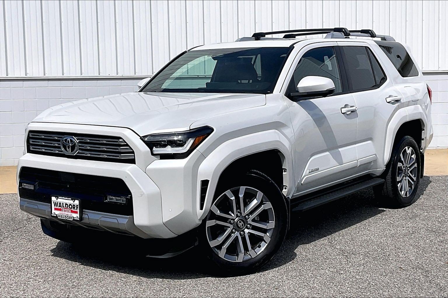 Used 2025 Toyota 4Runner Limited w/ Tow Technology Package AWD/4WD image 2