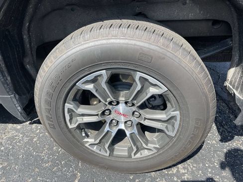 Used 2025 GMC Sierra 1500 SLT AWD/4WD image 13