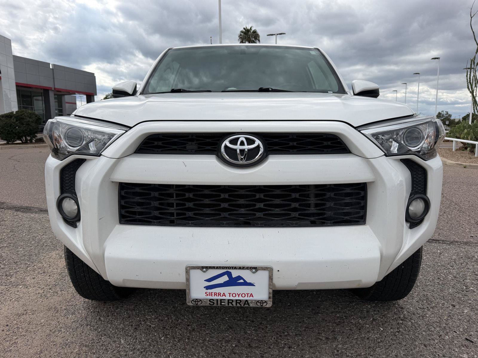 Used 2017 Toyota 4Runner SR5 AWD/4WD image 9