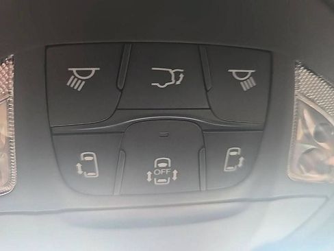 Used 2026 Chrysler Pacifica Limited FWD image 14