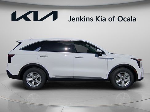 New 2026 Kia Sorento LX image 2