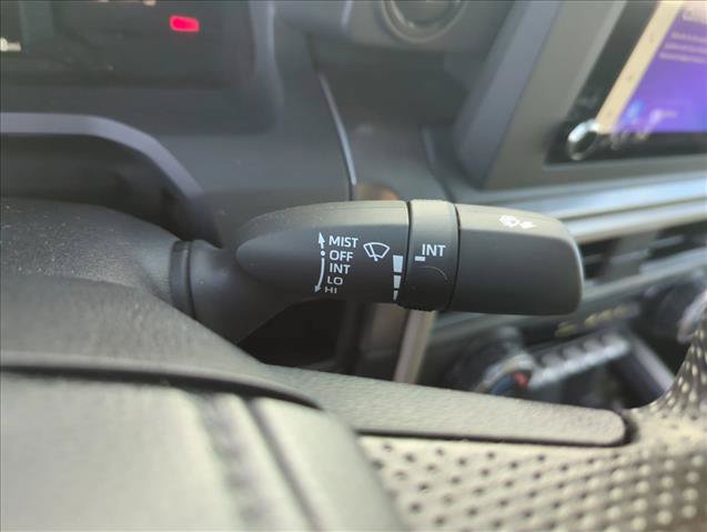 Certified 2025 Toyota Tacoma SR5 AWD/4WD image 18