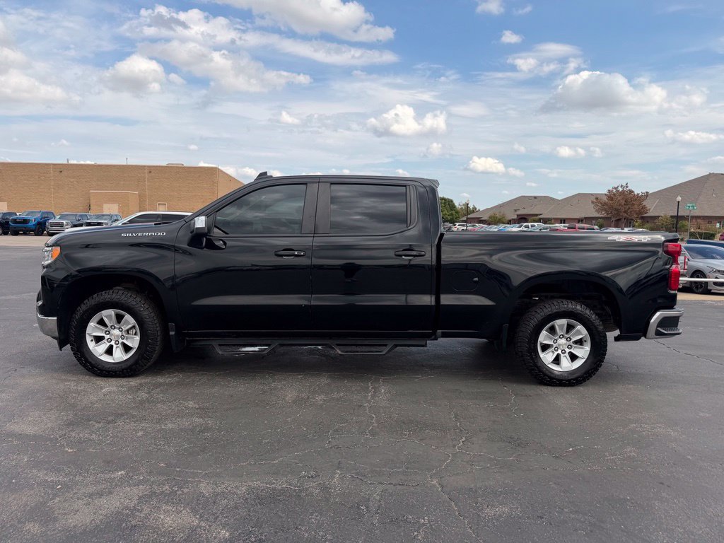 Used 2023 Chevrolet Silverado 1500 LT AWD/4WD image 12