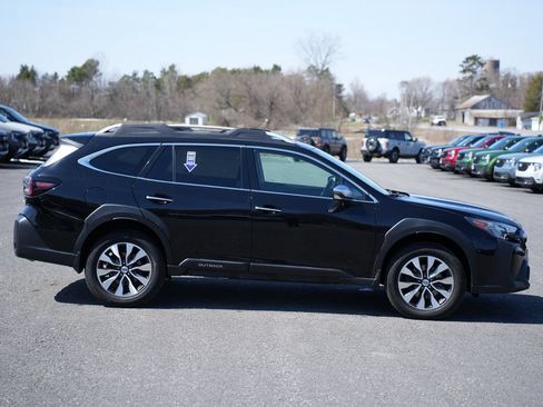 Used 2023 Subaru Outback Touring XT AWD/4WD image 4