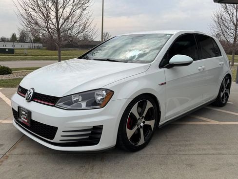 Used 2017 Volkswagen GTI S image 8