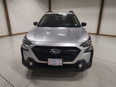 Used 2024 Subaru Outback Onyx Edition AWD/4WD image 3