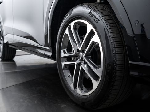 Certified 2025 Audi Q5 Premium Plus w/ Premium Plus image 22