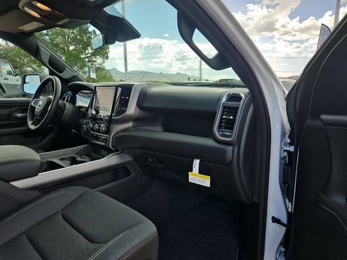 New 2026 RAM 1500 Express AWD/4WD image 21