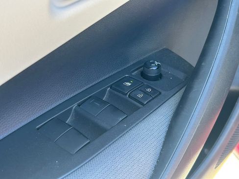 Used 2023 Toyota Corolla LE FWD image 22
