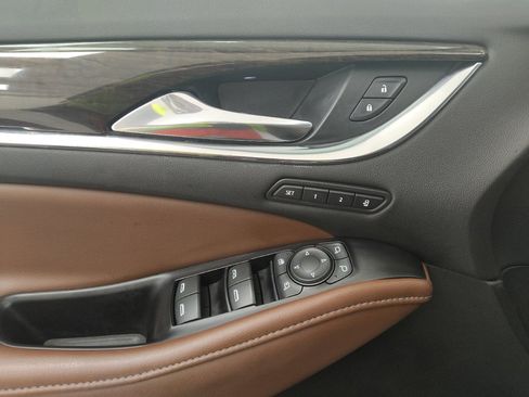 Used 2019 Buick Enclave Avenir w/ Avenir Technology Package AWD/4WD image 27