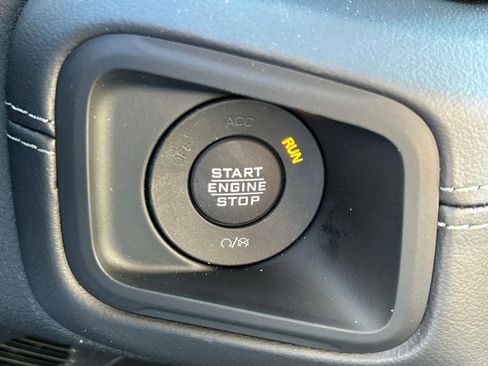 New 2025 Jeep Wrangler Unlimited Sahara w/ Safety Group AWD/4WD image 28