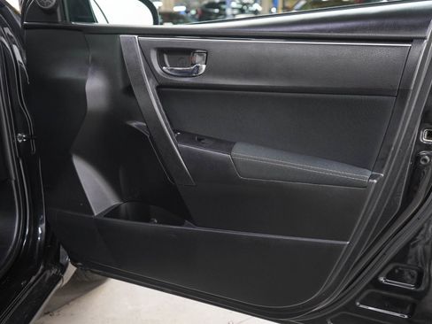 Used 2018 Toyota Corolla LE FWD image 9