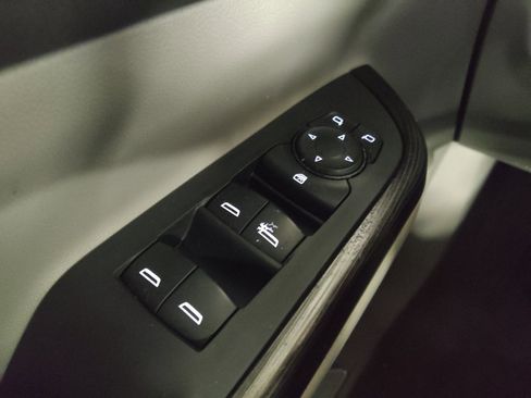 Used 2018 GMC Acadia SLT FWD image 27