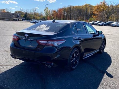 Used 2018 Toyota Camry XSE image 4