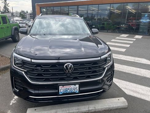 Used 2025 Volkswagen Atlas SEL Premium R-Line image 6