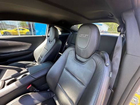 Used 2015 Chevrolet Camaro SS w/ SS Performance Package RWD image 14