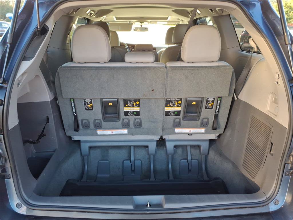 Used 2015 Toyota Sienna XLE w/ XLE Navigation Package FWD image 10