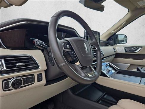 Used 2019 Lincoln Navigator Reserve w/ Cargo Package AWD/4WD image 5