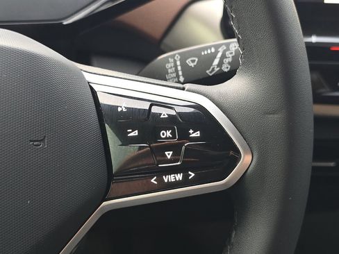 Used 2023 Volkswagen ID.4 2WD image 28